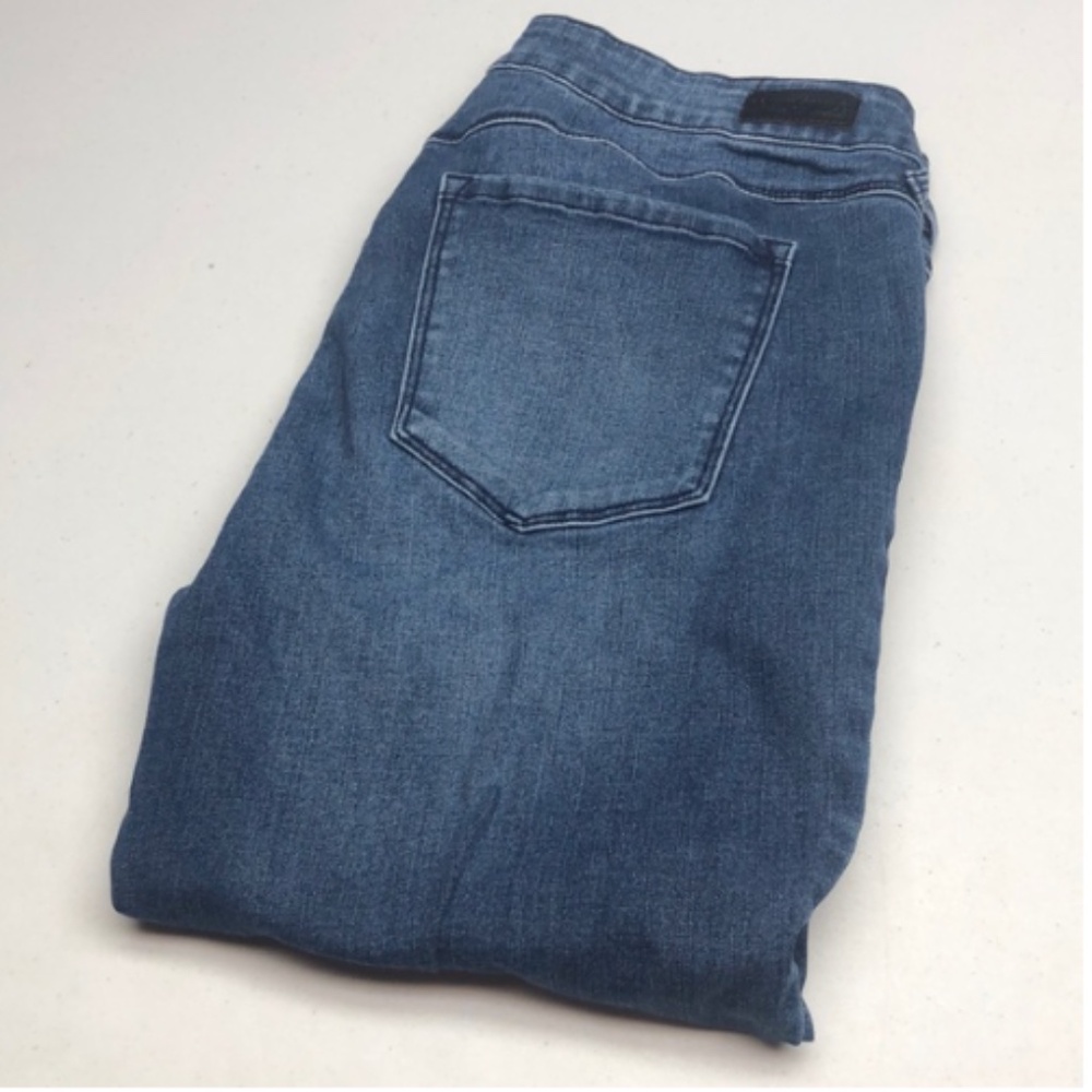 DISTRESS SOUND/STYLE SLIM FIT HIGH-RISE STRAIGHT JEANS 12/31x28 ⭐️